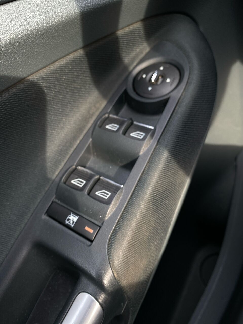 Grå Ford C-MAX fra 2015