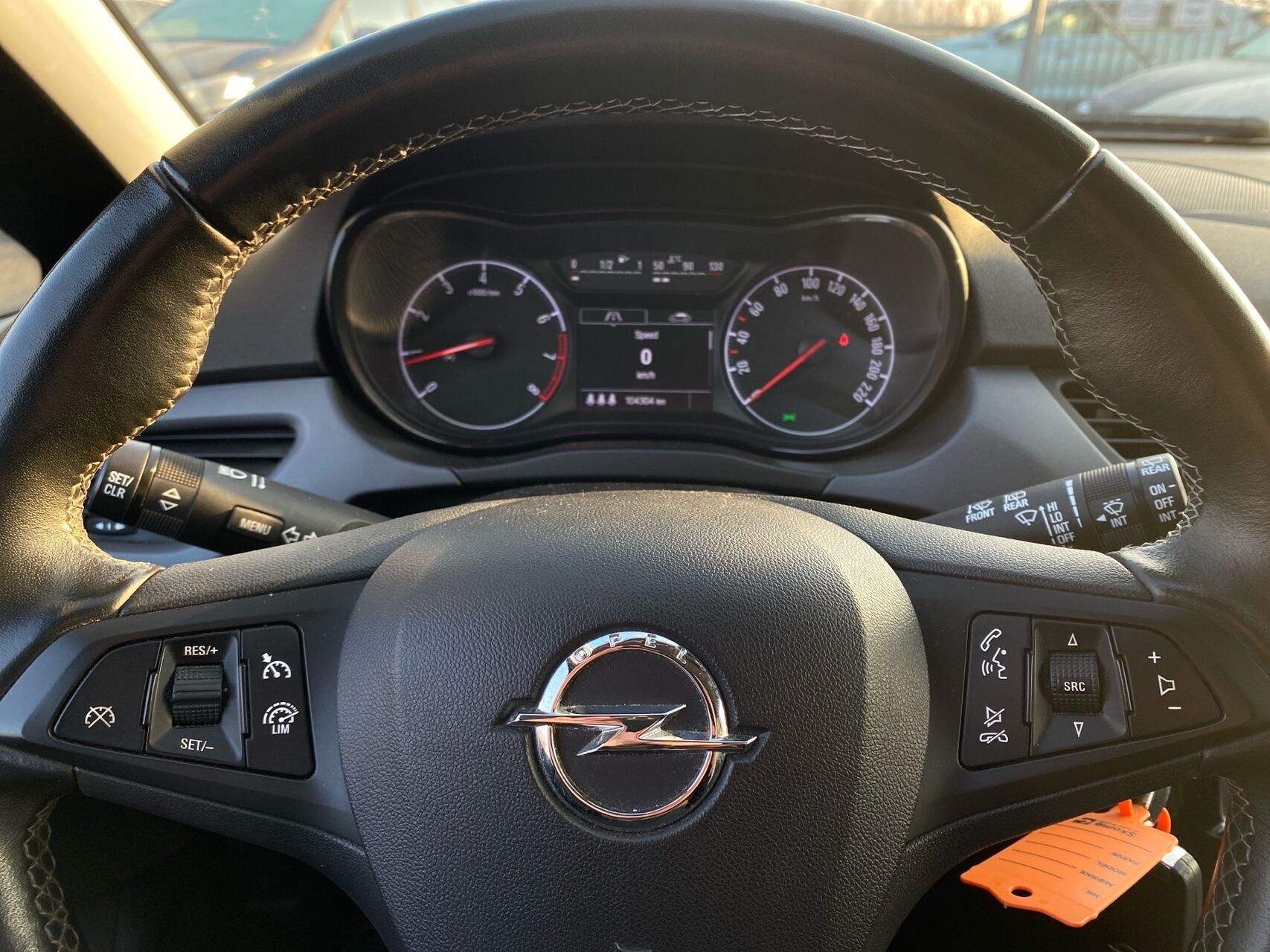 Grå Opel Corsa fra 2019