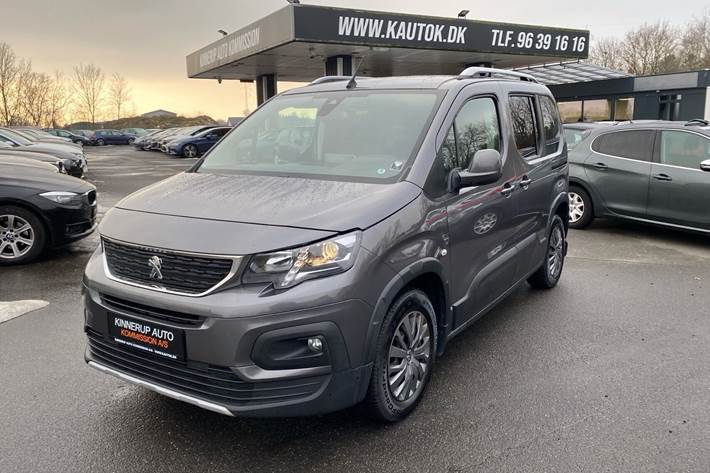 Grå Peugeot Rifter fra 2020