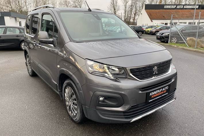 Grå Peugeot Rifter fra 2020