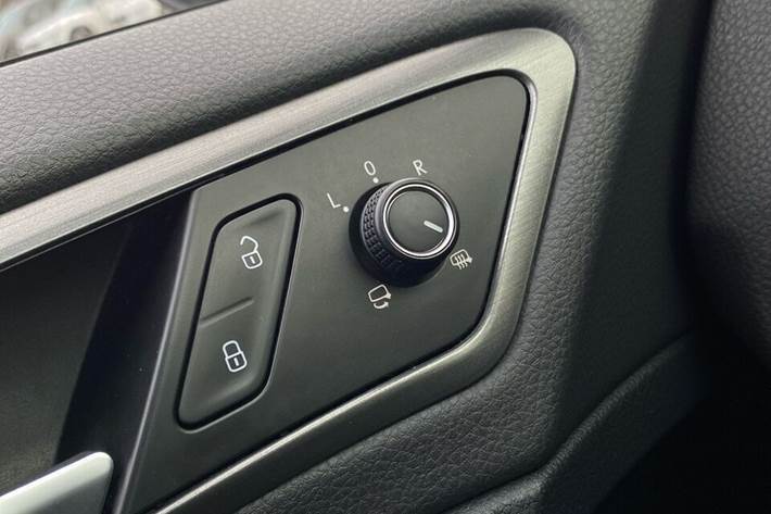 Blå VW Golf fra 2013