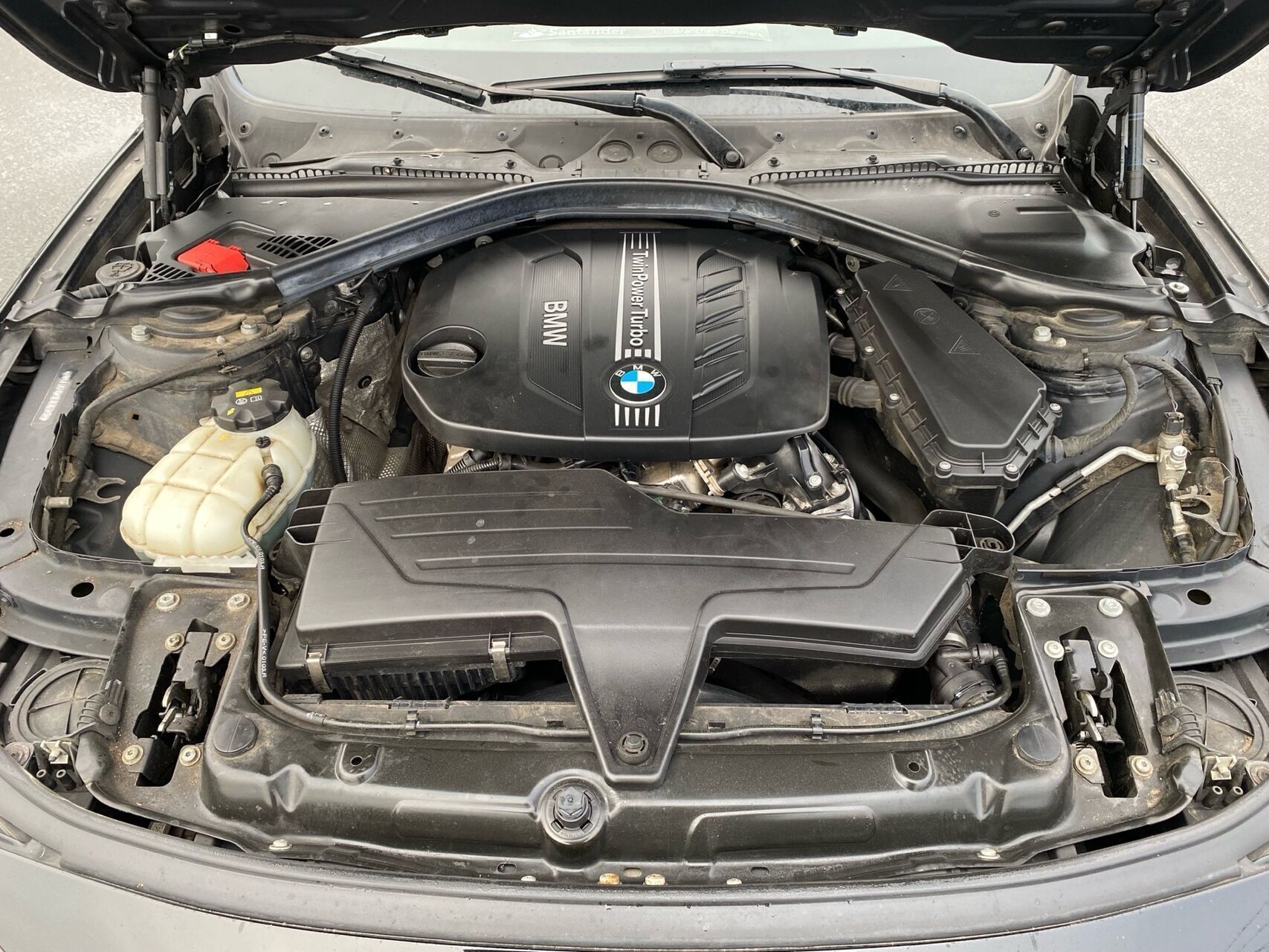 Sort BMW 318d fra 2014