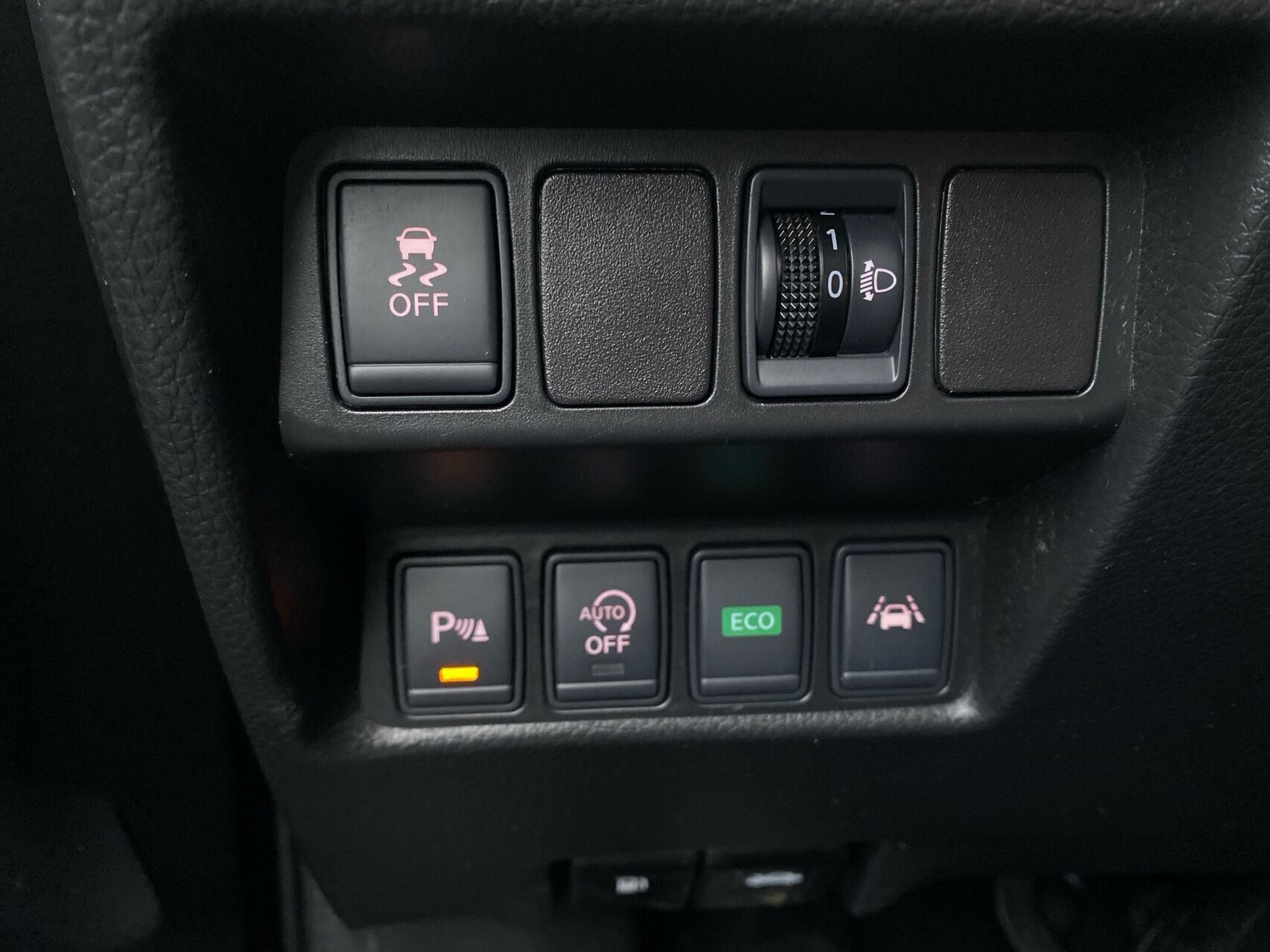 Grå Nissan Qashqai fra 2015