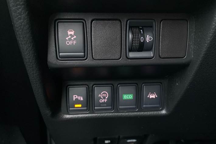 Grå Nissan Qashqai fra 2015