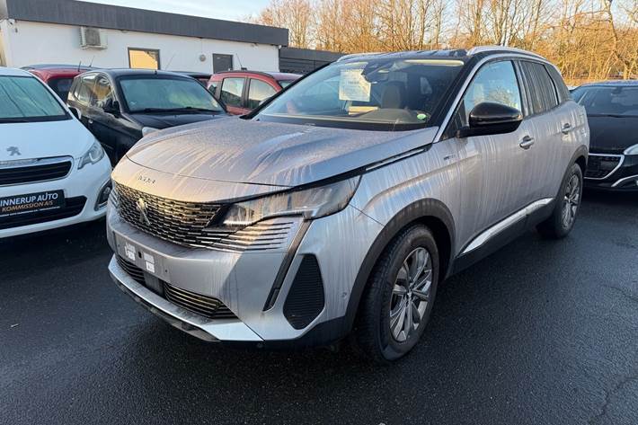 Grå Peugeot 3008 fra 2020