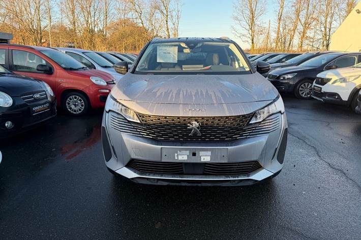 Grå Peugeot 3008 fra 2020