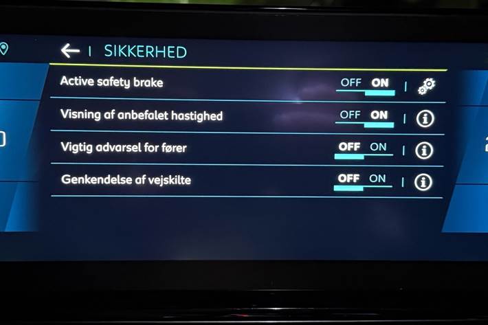 Grå Peugeot 3008 fra 2020