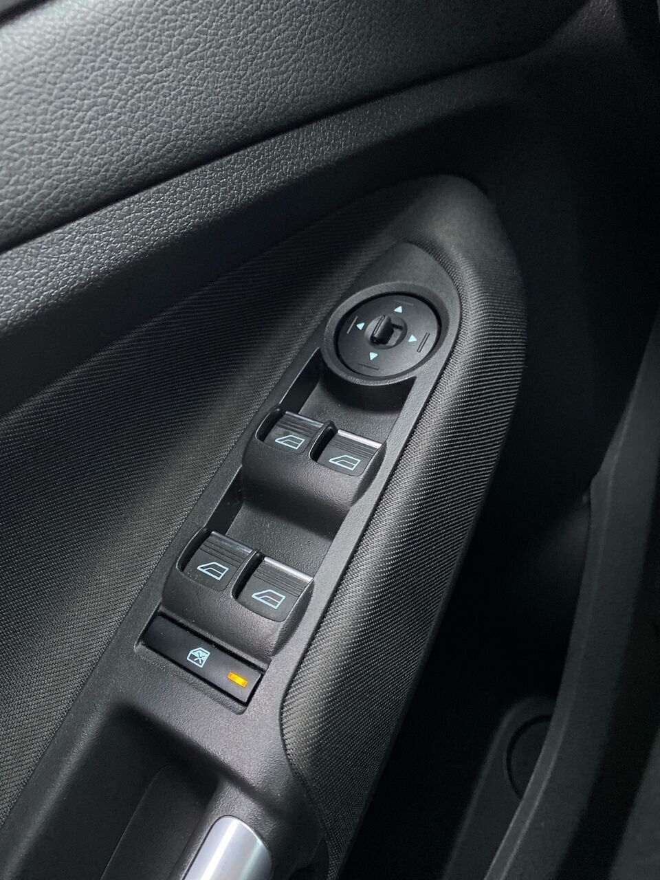 Hvid Ford C-MAX fra 2018