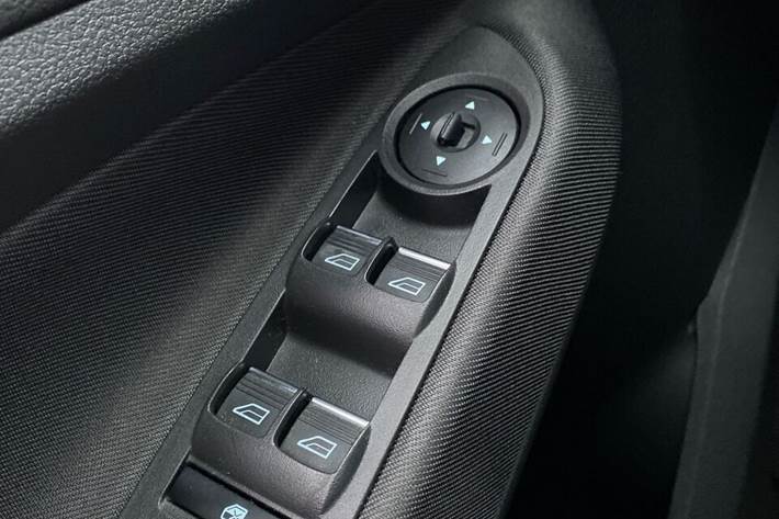 Hvid Ford C-MAX fra 2018