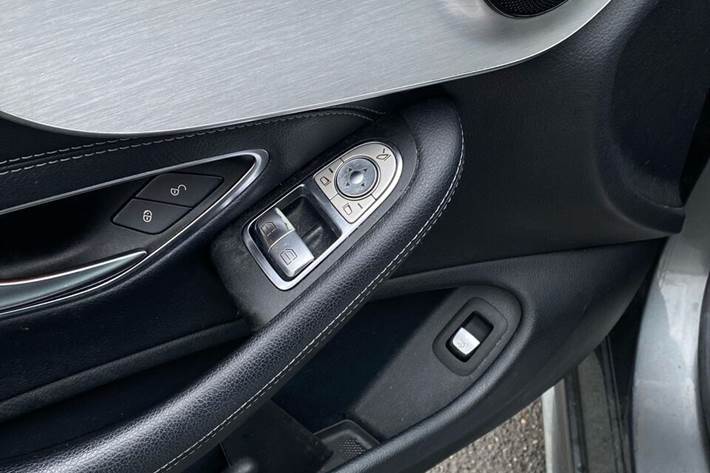 Grå Mercedes C180 fra 2015