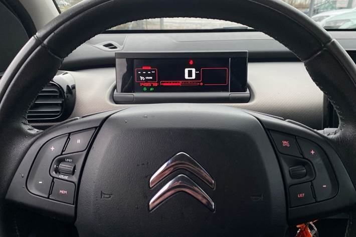 Gul Citroën C4 Cactus fra 2016