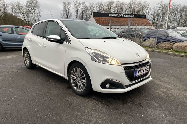 Hvid Peugeot 208 fra 2018