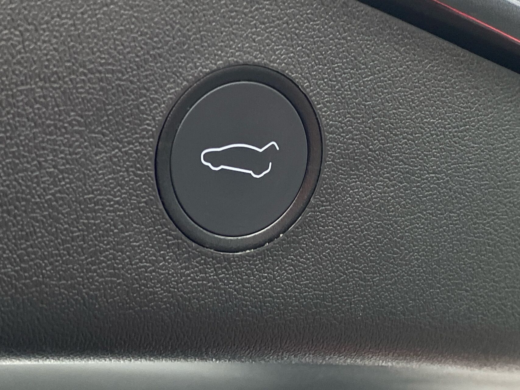 Grå Tesla Model 3 fra 2020