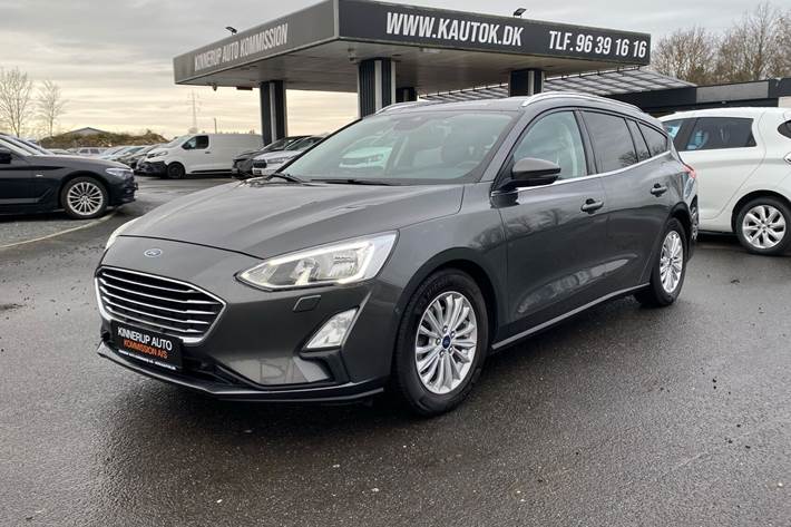Grå Ford Focus fra 2019
