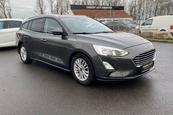 Grå Ford Focus fra 2019