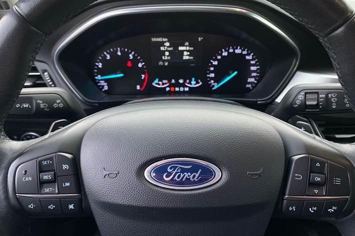 Grå Ford Focus fra 2019