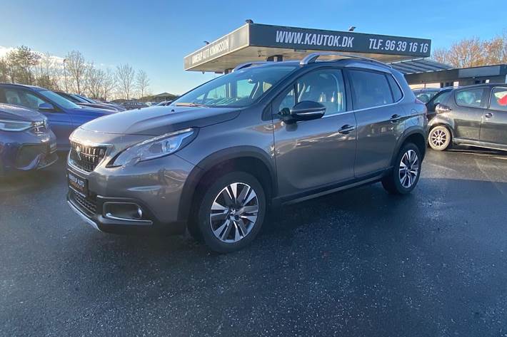 Grå Peugeot 2008 fra 2018