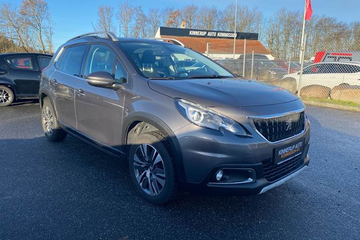 Grå Peugeot 2008 fra 2018