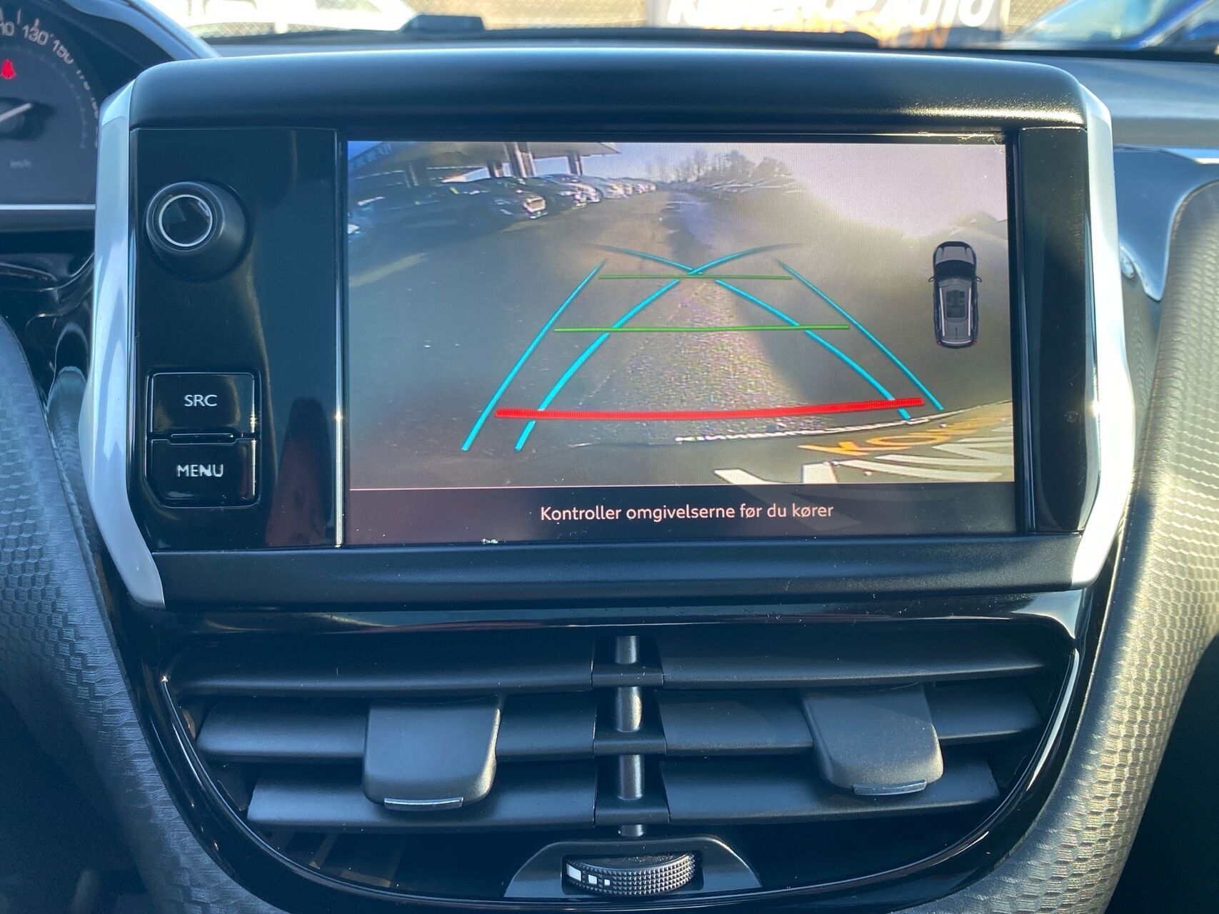 Grå Peugeot 2008 fra 2018