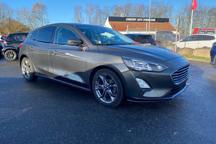 Grå Ford Focus fra 2019