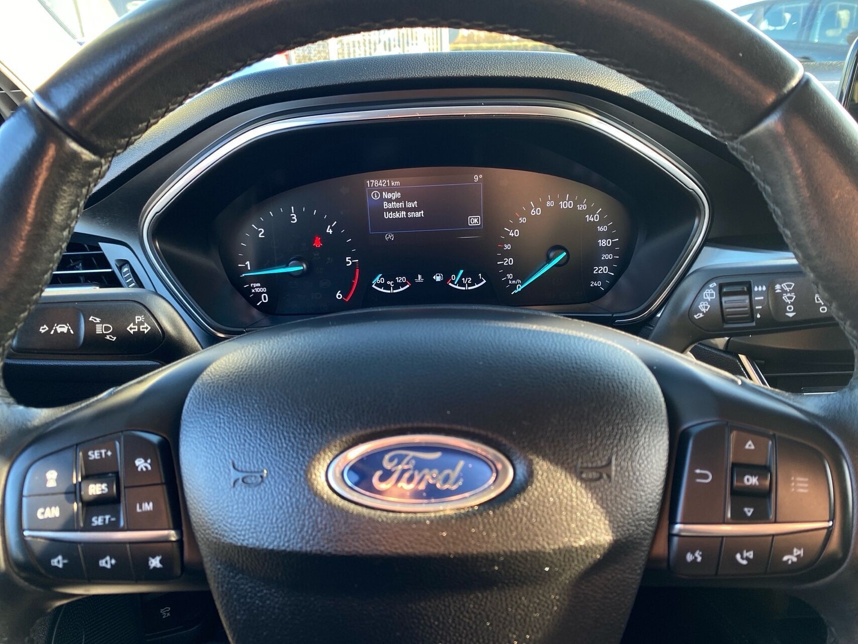 Grå Ford Focus fra 2019