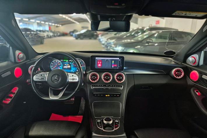 Sort Mercedes C300 de fra 2020