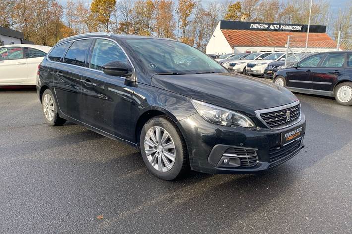 Sort Peugeot 308 fra 2018