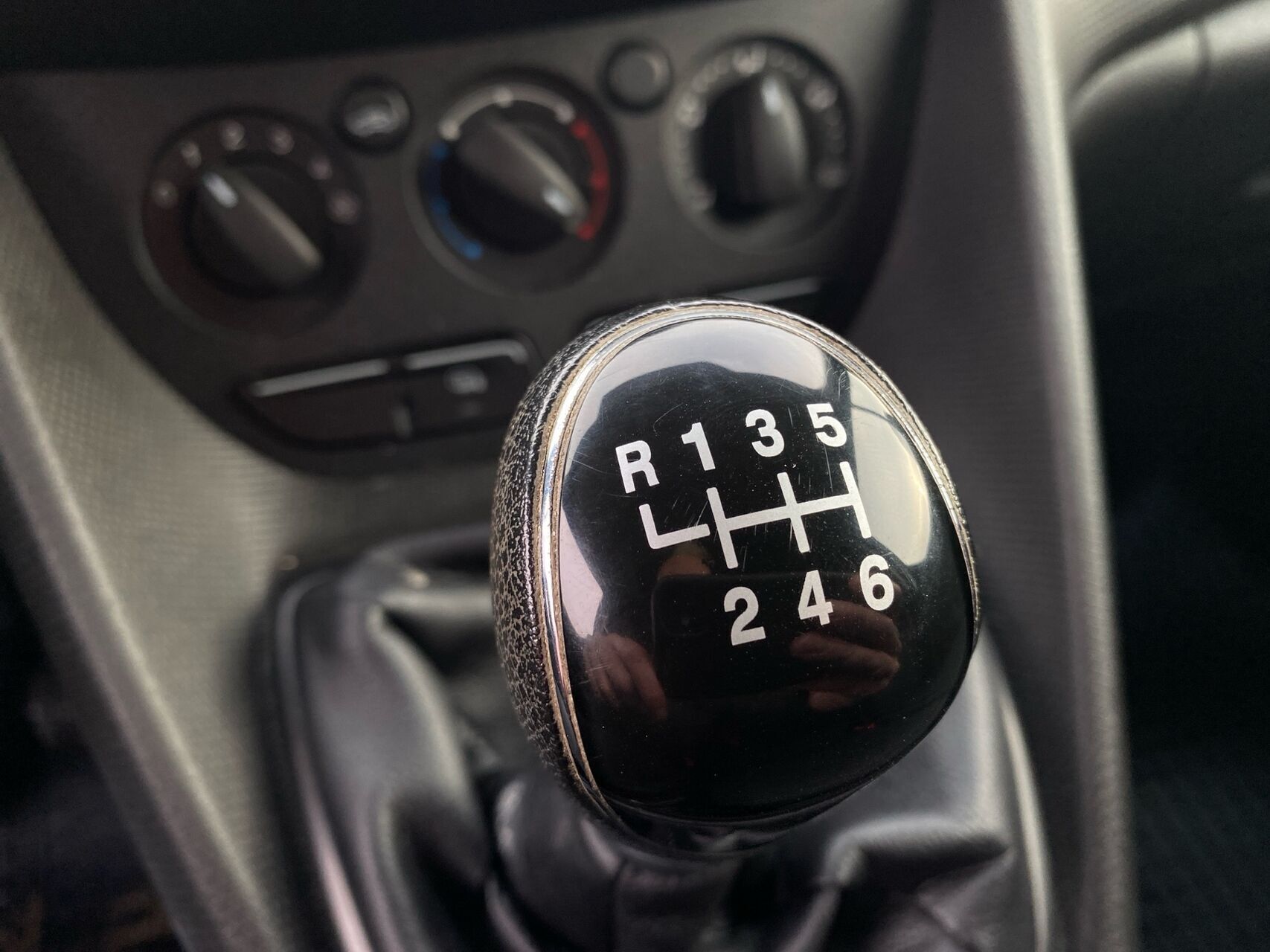 Sølv Ford Transit Connect fra 2015