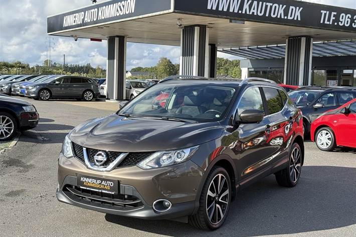 Brun Nissan Qashqai fra 2016