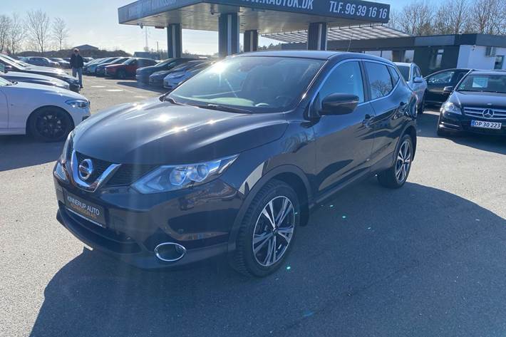 Sort Nissan Qashqai fra 2016
