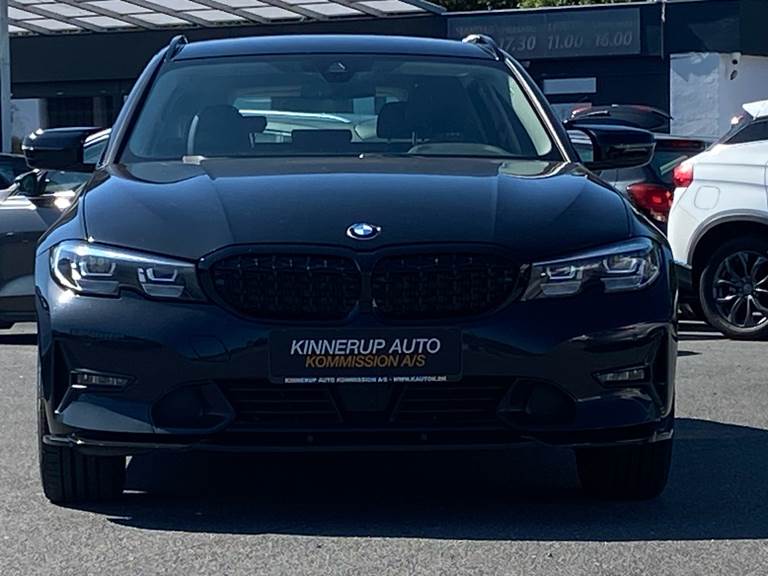 BMW 330e 2,0 Touring Plugin-hybrid Sport Line Steptronic 292HK Stc 8g Aut.