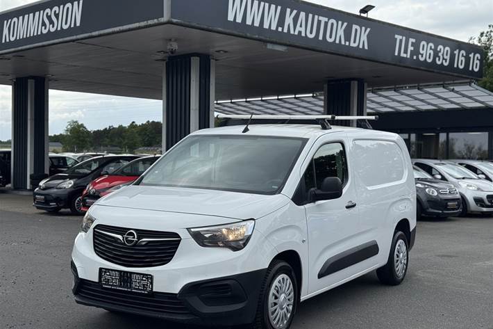 Hvid Opel Combo fra 2020