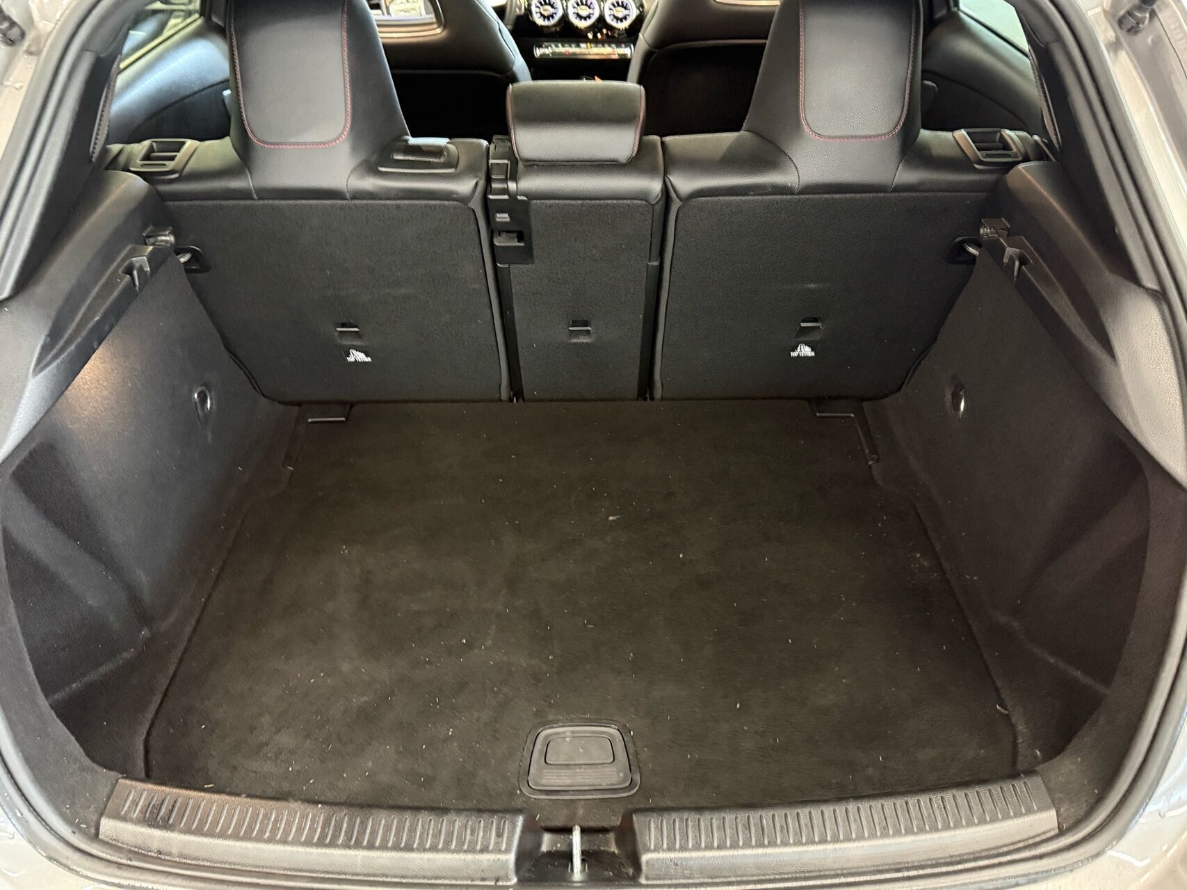 Sort Mercedes A180 d fra 2018