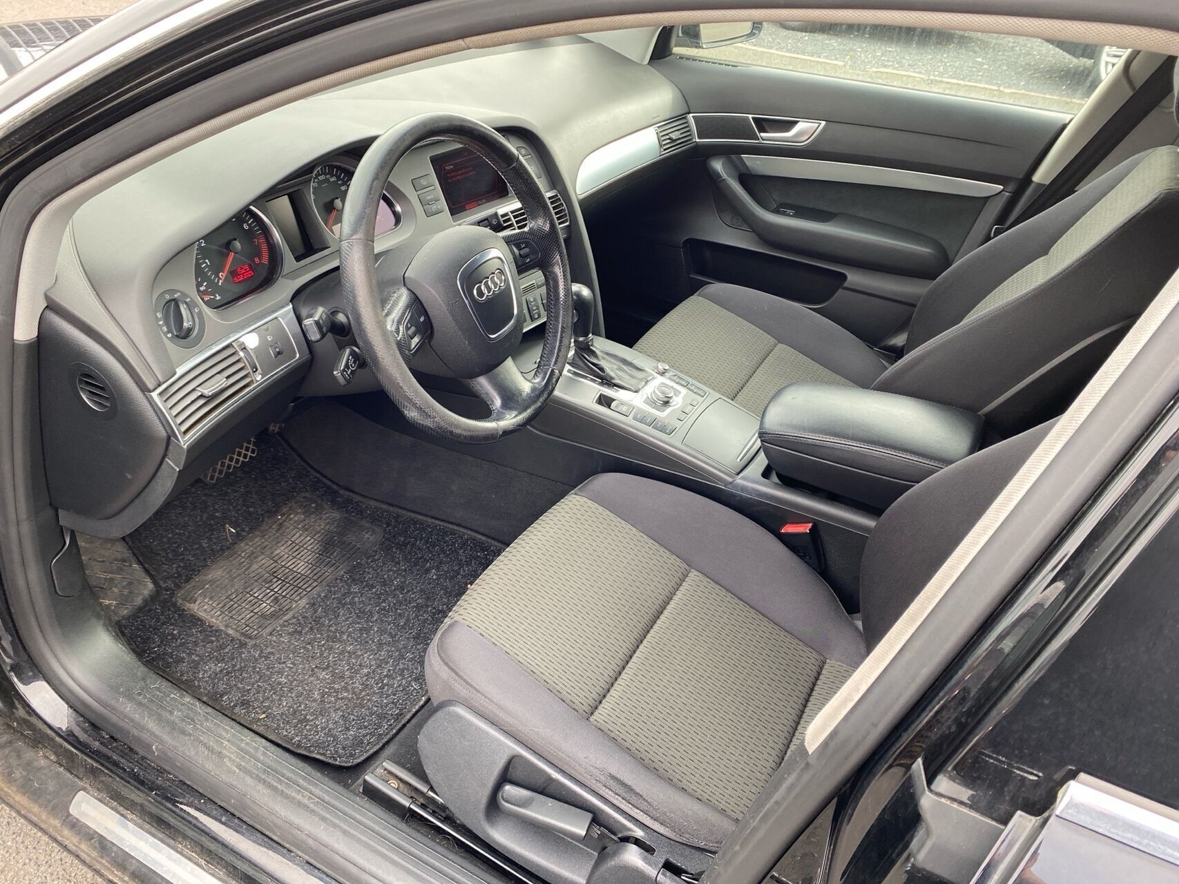 Audi A6 2,4 V6 Multitr. 177HK 7g Aut.