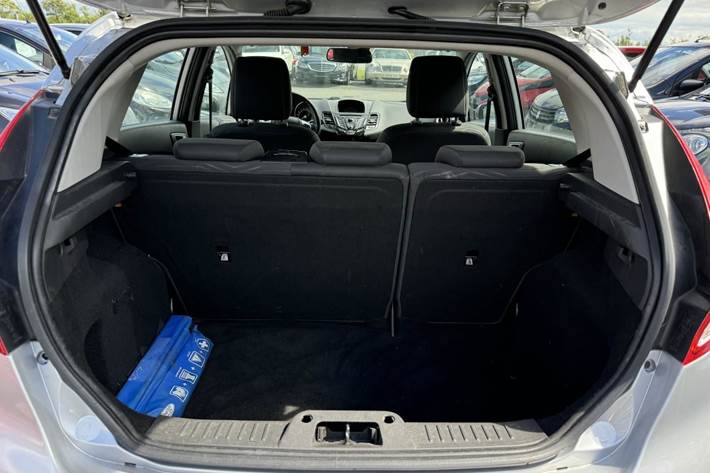 Sølv Ford Fiesta fra 2014