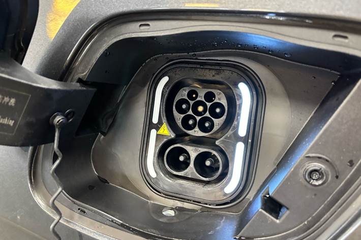 Grå MG MG4 Electric fra 2023