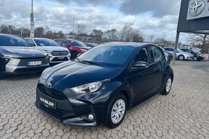 Sort Toyota Yaris fra 2021