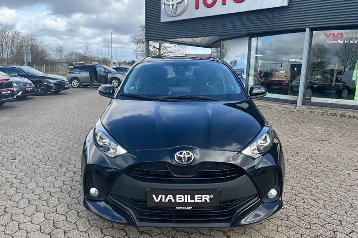 Sort Toyota Yaris fra 2021