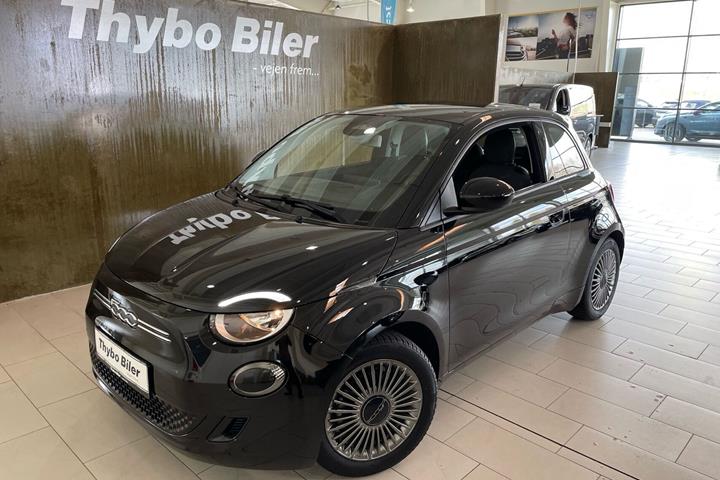 Sort Fiat 500e fra 2022 set udefra