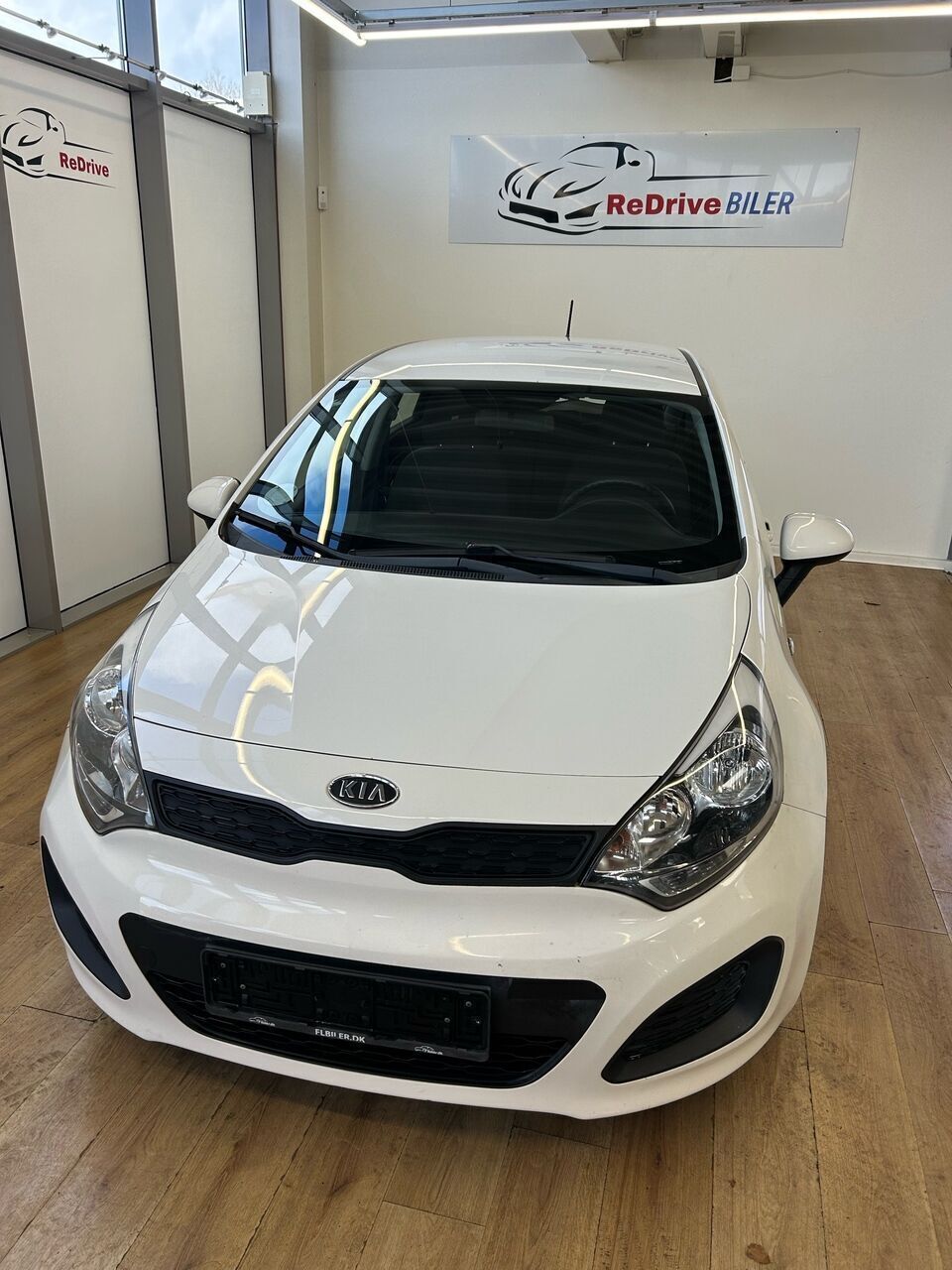 Hvid Kia Rio fra 2012