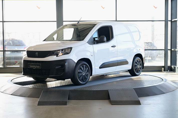 Hvid Peugeot Partner fra 2019