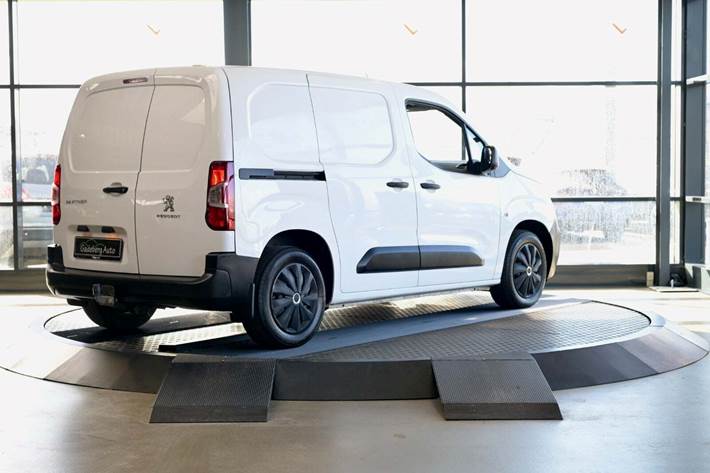 Hvid Peugeot Partner fra 2019