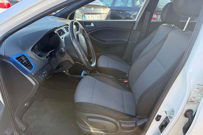 Hvid Hyundai i20 fra 2016