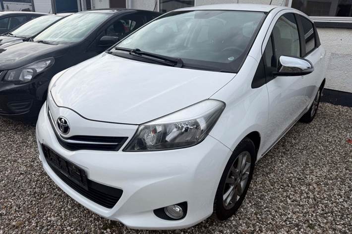 Hvid Toyota Yaris fra 2014