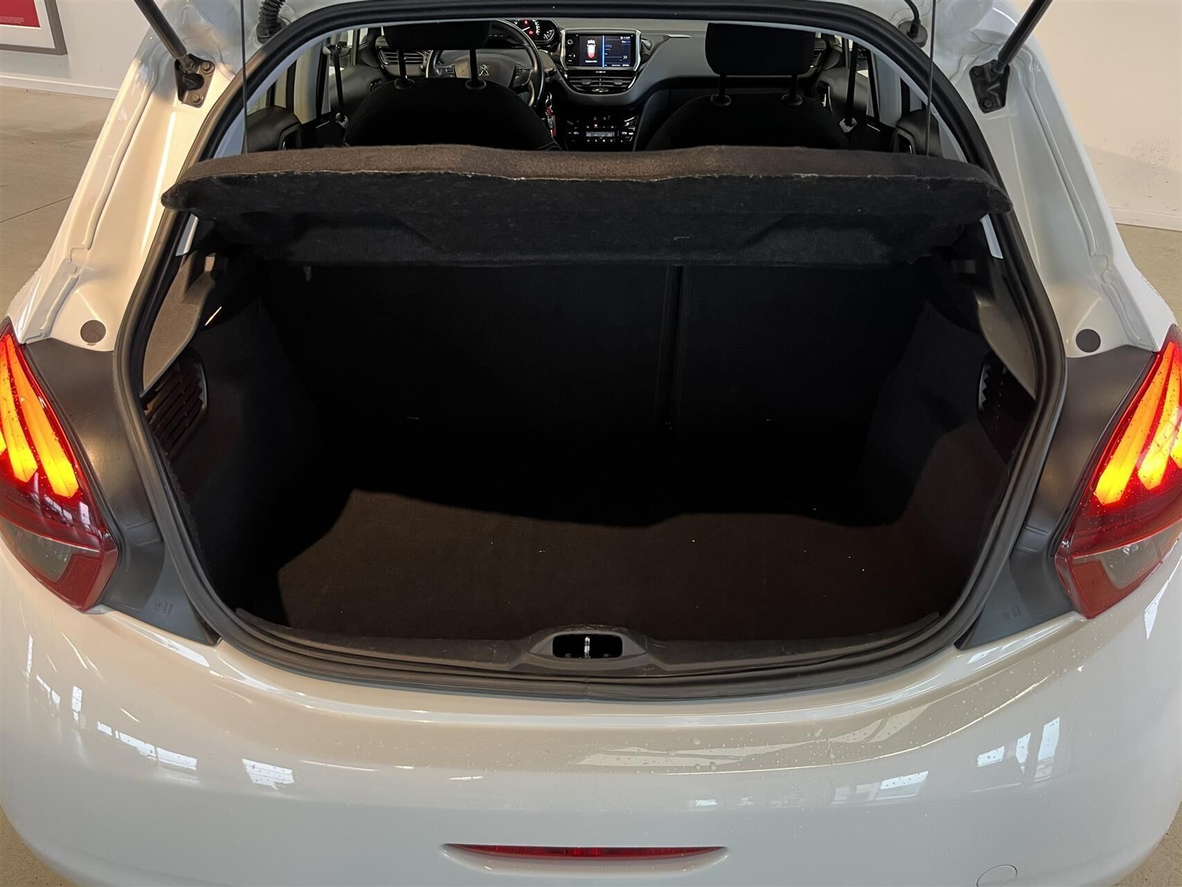 Peugeot 208 1,2 PureTech Like+ 82HK 5d