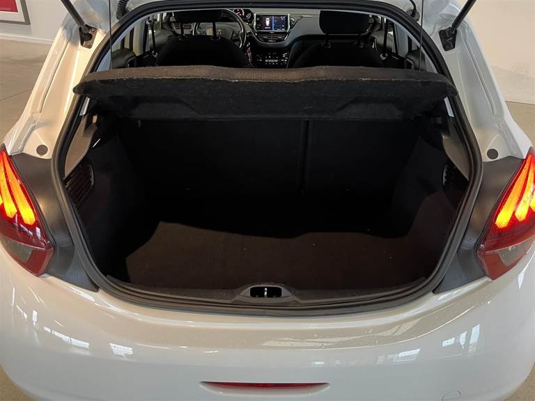 Peugeot 208 1,2 PureTech Like+ 82HK 5d