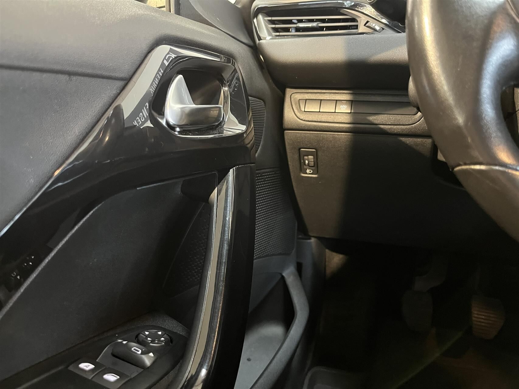 Hvid Peugeot 208 fra 2019