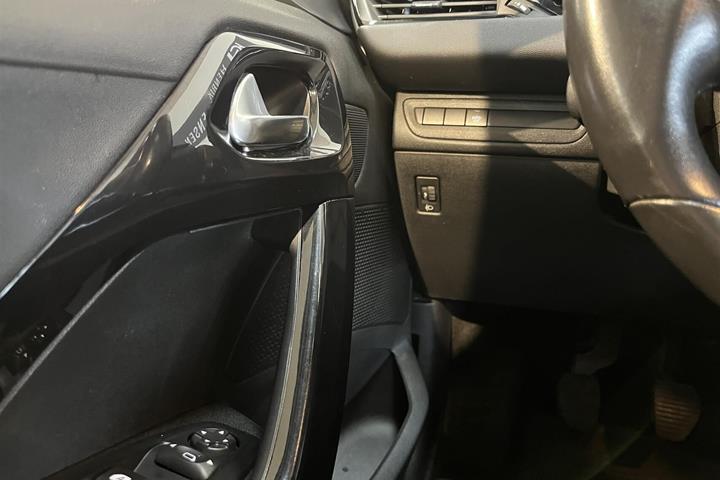Hvid Peugeot 208 fra 2019