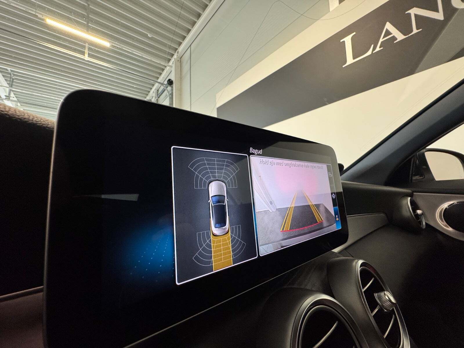 Grå Mercedes C200 fra 2020