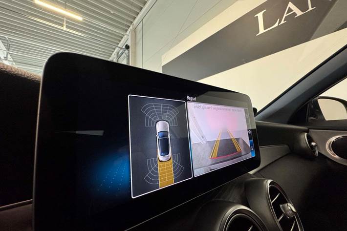 Grå Mercedes C200 fra 2020